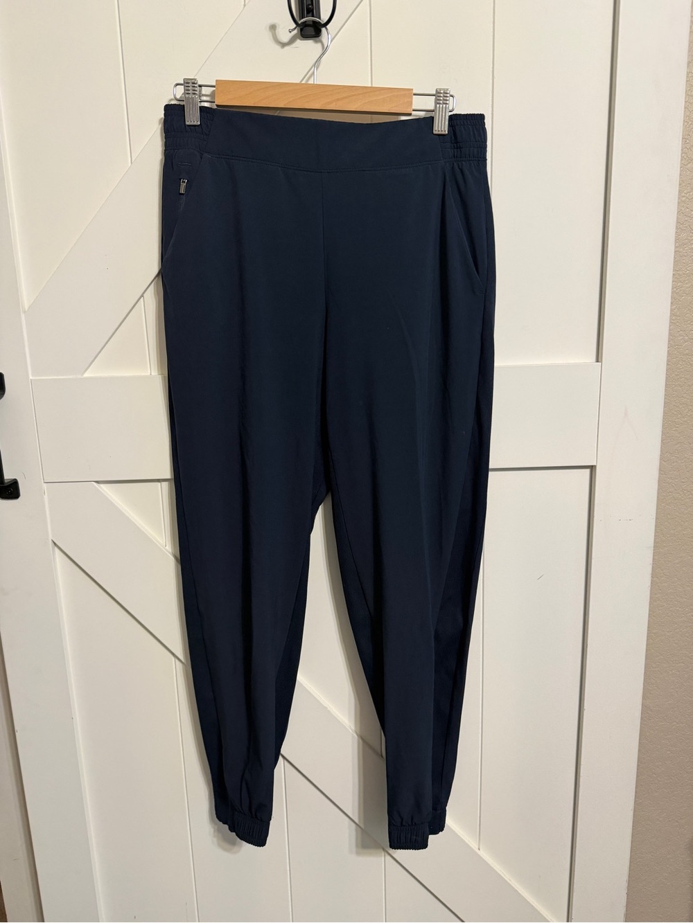 Athleta Women’s 10 Navy Performance Jogger Pants Zip Pocket Style 530631